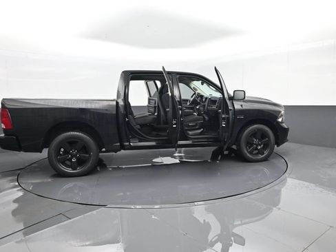 Used 2019 RAM 1500 Express w/ Wheel & Sound Group AWD/4WD image 27