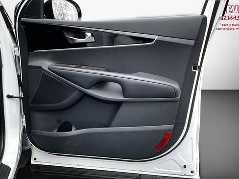 Used 2019 Kia Sorento LX image 26