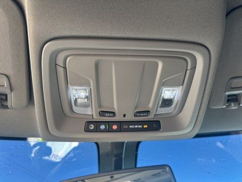 Used 2020 Chevrolet Silverado 2500 Custom w/ Custom Convenience Package image 16