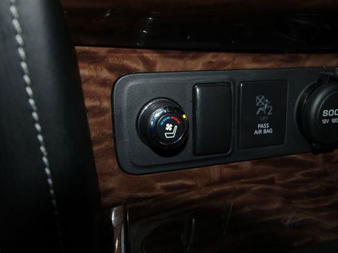 Used 2020 Nissan Armada Platinum w/ Captain's Chairs Package image 21