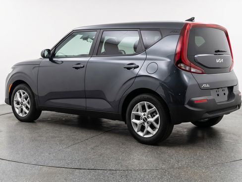 Used 2025 Kia Soul LX w/ LX Technology Package FWD image 6