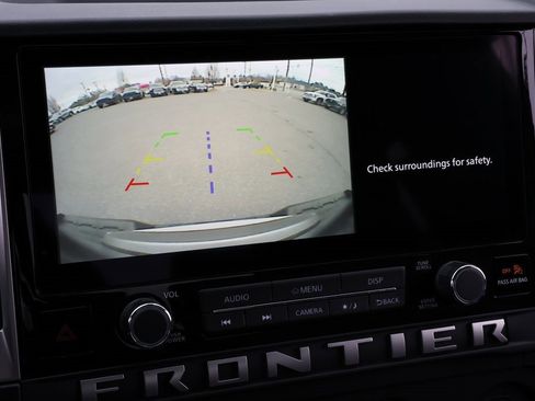 Used 2025 Nissan Frontier SV image 26