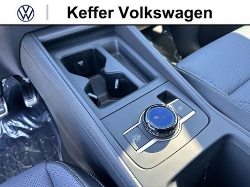 New 2026 Volkswagen Tiguan SE R-Line FWD image 21