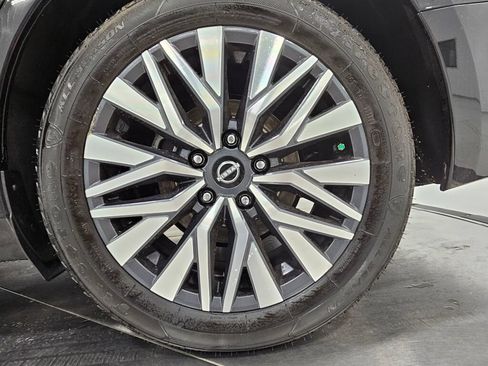 Used 2024 Nissan Altima 2.5 SV FWD image 10