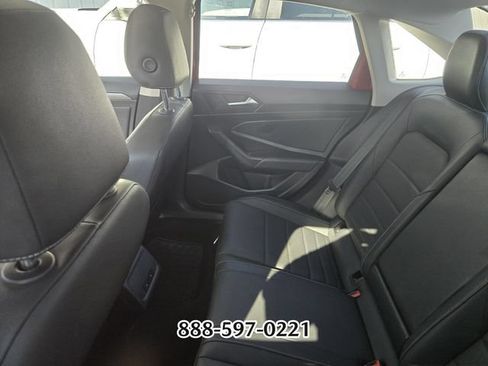 Certified 2021 Volkswagen Jetta SEL FWD image 4