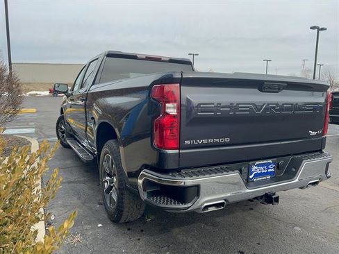 Used 2022 Chevrolet Silverado 1500 LT w/ Z71 Off-Road Package image 5