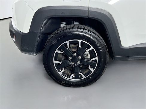 Used 2023 Jeep Renegade Trailhawk image 35