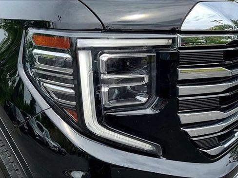Used 2022 GMC Sierra 1500 SLT w/ SLT Convenience Package AWD/4WD image 33