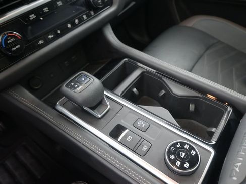 Used 2022 Nissan Pathfinder Platinum w/ Cargo Package image 31