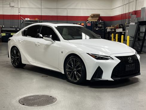 Used 2022 Lexus IS 350 F Sport RWD image 2