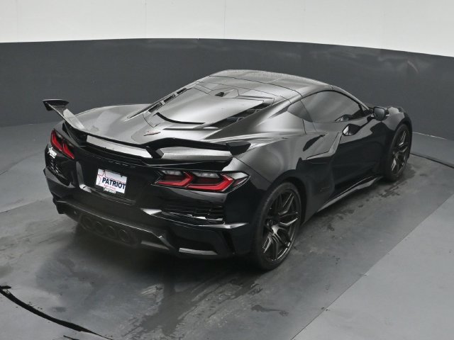Used 2024 Chevrolet Corvette Z06 RWD image 39
