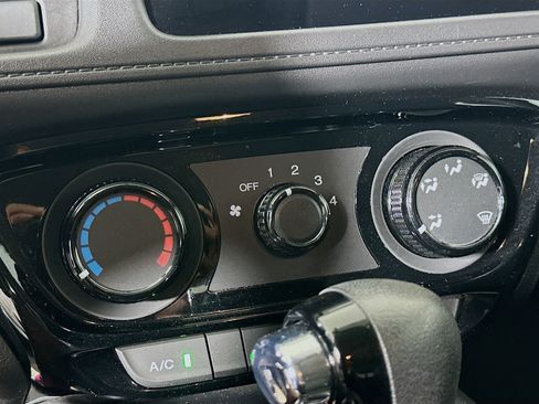 Used 2020 Honda HR-V LX image 23