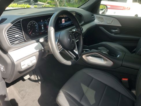 Used 2025 Mercedes-Benz GLE 350 4MATIC image 16