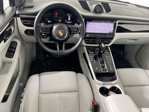 Used 2023 Porsche Macan AWD/4WD image 23