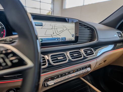 New 2025 Mercedes-Benz GLS 580 4MATIC image 30