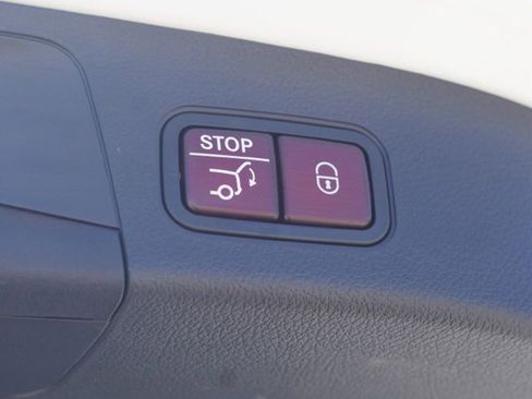 Used 2023 Mercedes-Benz GLA 250 image 41