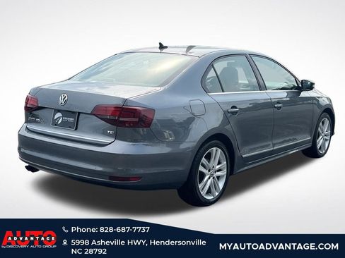 Used 2017 Volkswagen Jetta SEL image 6