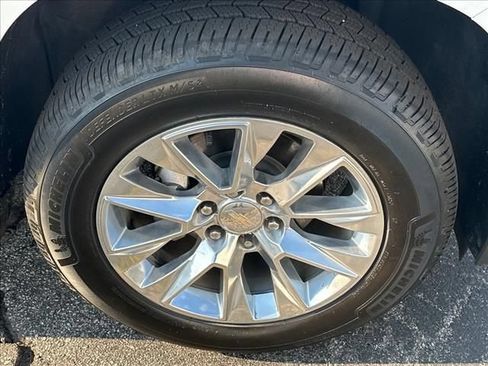 Certified 2023 Chevrolet Tahoe Premier AWD/4WD image 36