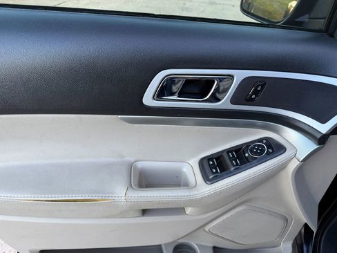 Used 2012 Ford Explorer XLT image 16