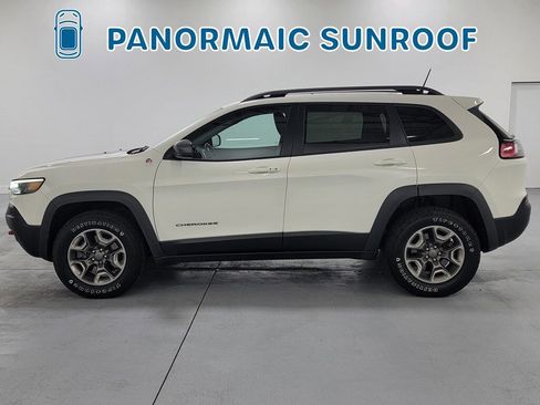 Used 2019 Jeep Cherokee Trailhawk w/ Comfort/Convenience Group image 5