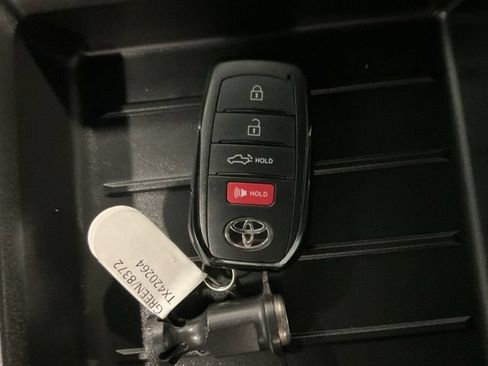 New 2026 Toyota Tundra Limited AWD/4WD image 31