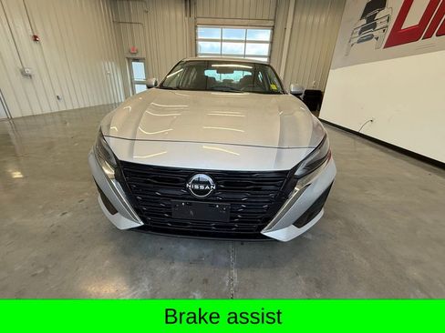 Used 2023 Nissan Altima 2.5 SV image 8