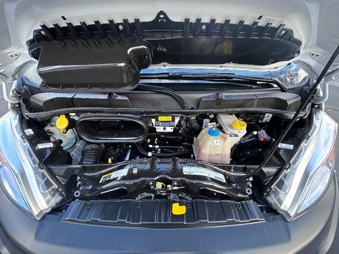 Used 2025 RAM ProMaster 2500 w/ Convenience Group image 15