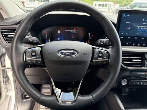 Used 2024 Ford Escape SE image 23