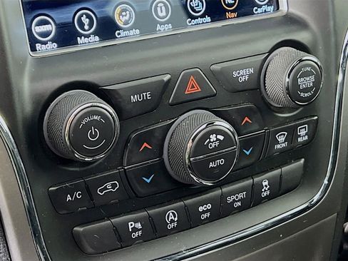 Used 2018 Jeep Grand Cherokee Altitude image 19