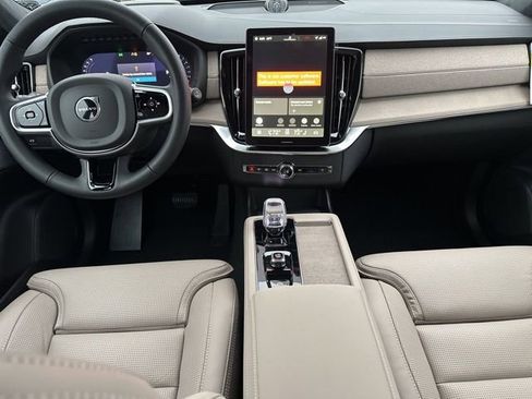 New 2026 Volvo XC90 B6 Ultra w/ Lounge Package image 11