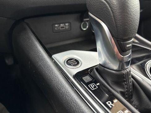 Used 2024 Nissan Altima 2.5 SV image 18