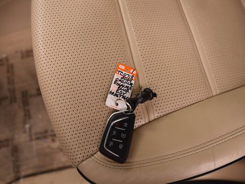 Used 2024 Cadillac Escalade ESV Premium Luxury image 26