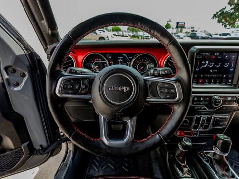 Used 2022 Jeep Wrangler Unlimited Rubicon w/ Steel Bumper Group image 18