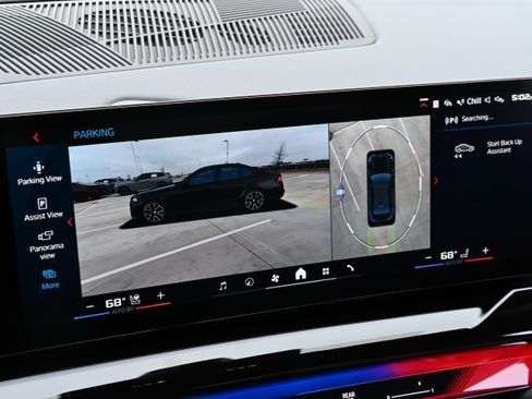 Used 2025 BMW M5 w/ Executive Package image 40