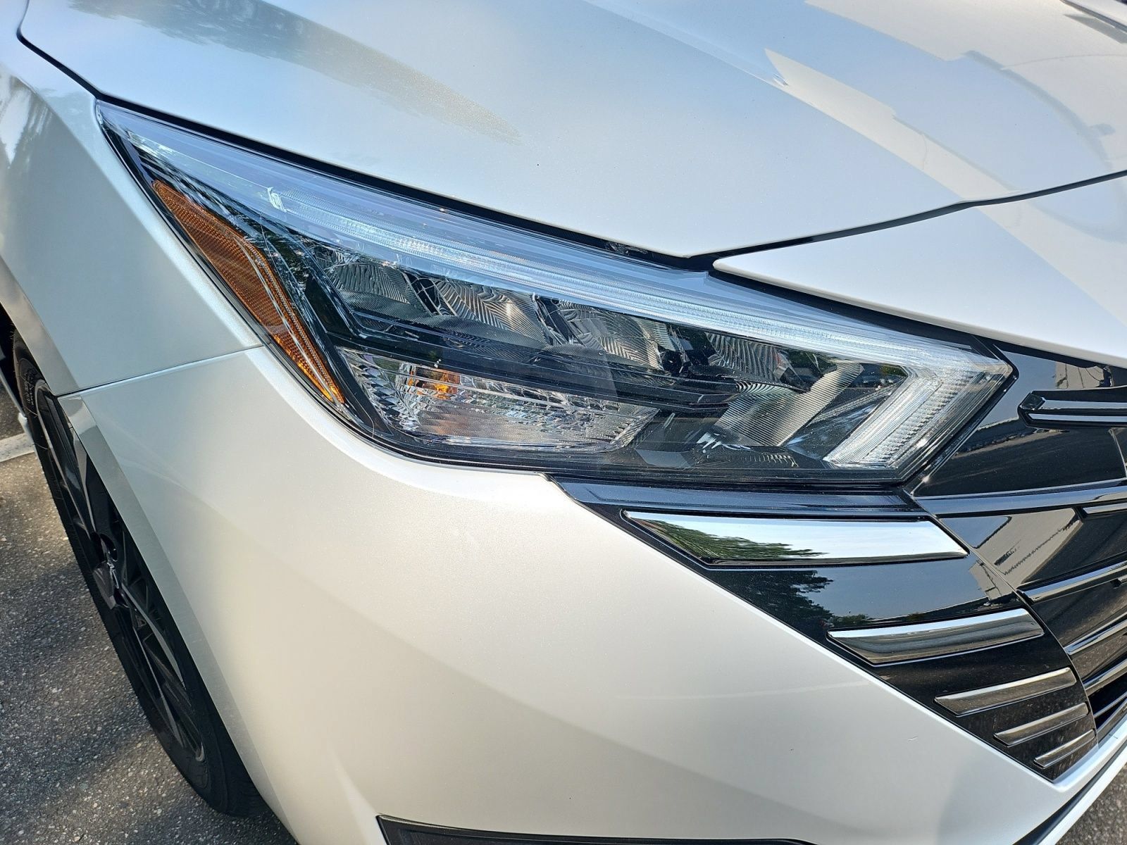 Used 2025 Nissan Versa SR w/ Trunk Package FWD image 13