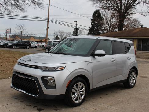 Used 2021 Kia Soul LX FWD image 5