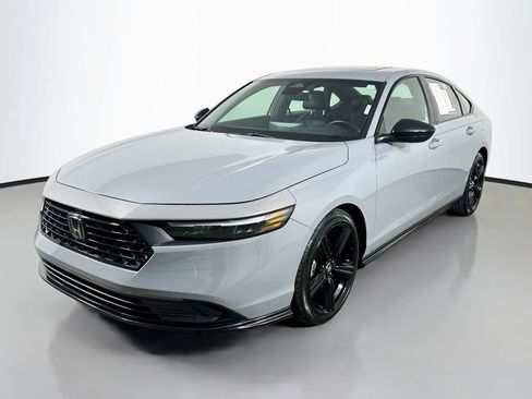 Used 2024 Honda Accord Sport image 3