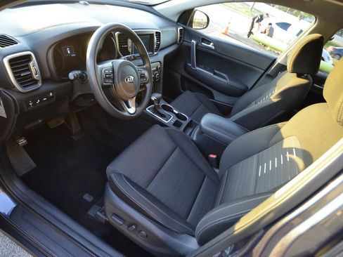 Used 2018 Kia Sportage LX w/ LX Technology Package image 15