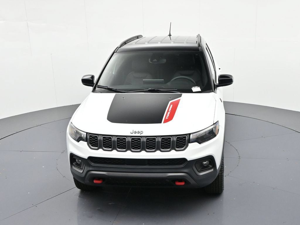 Used 2025 Jeep Compass Trailhawk AWD/4WD image 15