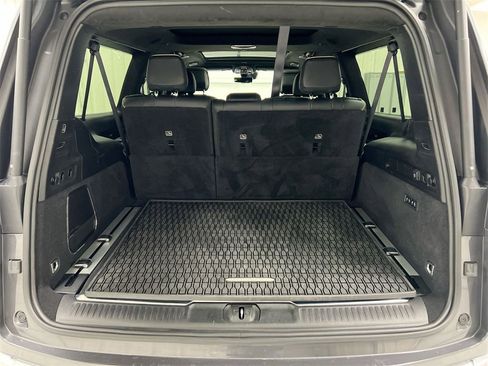 Used 2024 Jeep Grand Wagoneer L Series III image 25