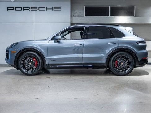 New 2026 Porsche Cayenne GTS image 2