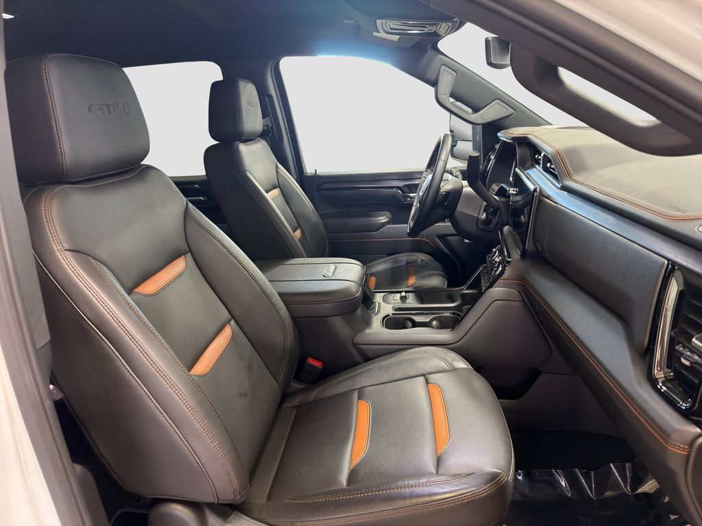 Used 2025 GMC Sierra 2500 AT4 AWD/4WD image 8