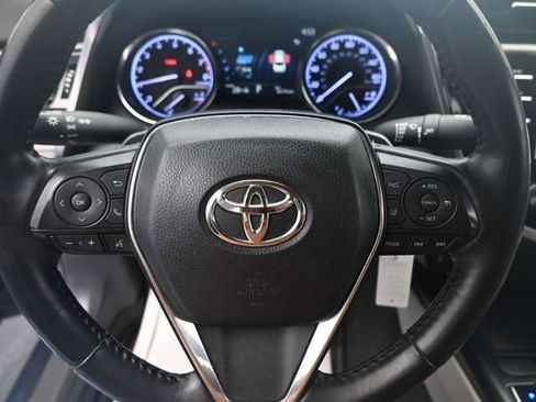 Used 2020 Toyota Camry SE w/ Cold Weather Package image 17