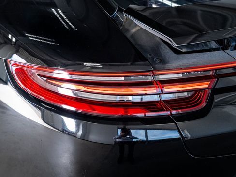 Used 2019 Porsche Panamera image 23