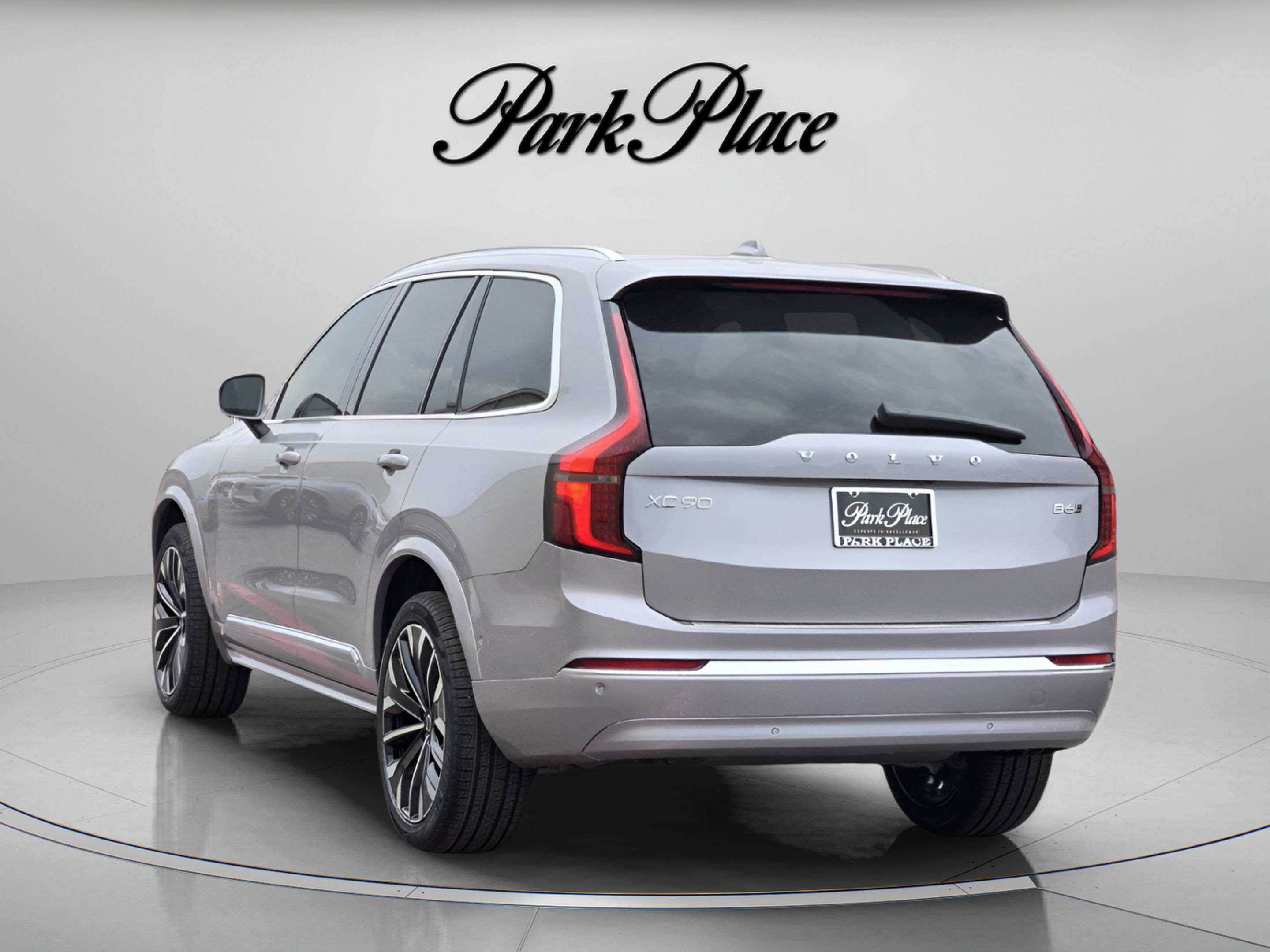 Used 2026 Volvo XC90 B6 Plus w/ Protection Package Premier AWD/4WD image 3