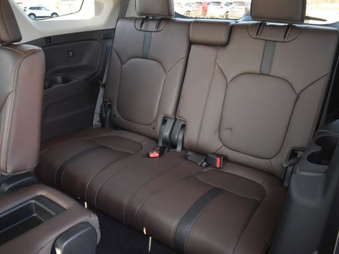 Used 2025 Honda Pilot Elite image 22