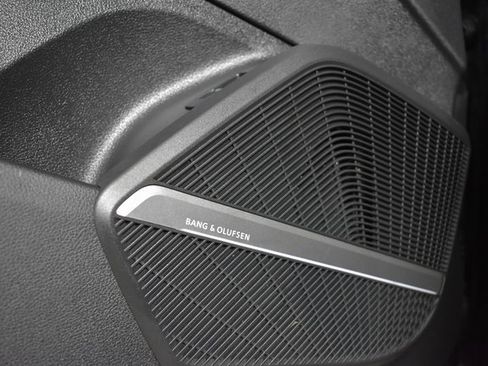 Used 2018 Audi Q5 2.0T Premium Plus w/ Premium Plus Package image 9