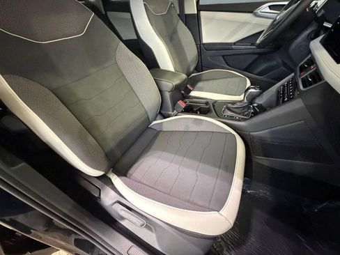 New 2026 Volkswagen Taos SE FWD image 22