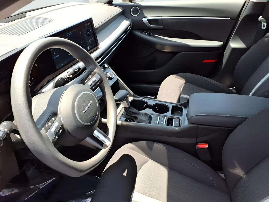 Used 2026 Hyundai Sonata SE FWD image 11