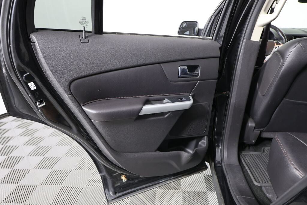 Used 2013 Ford Edge SEL AWD/4WD image 16